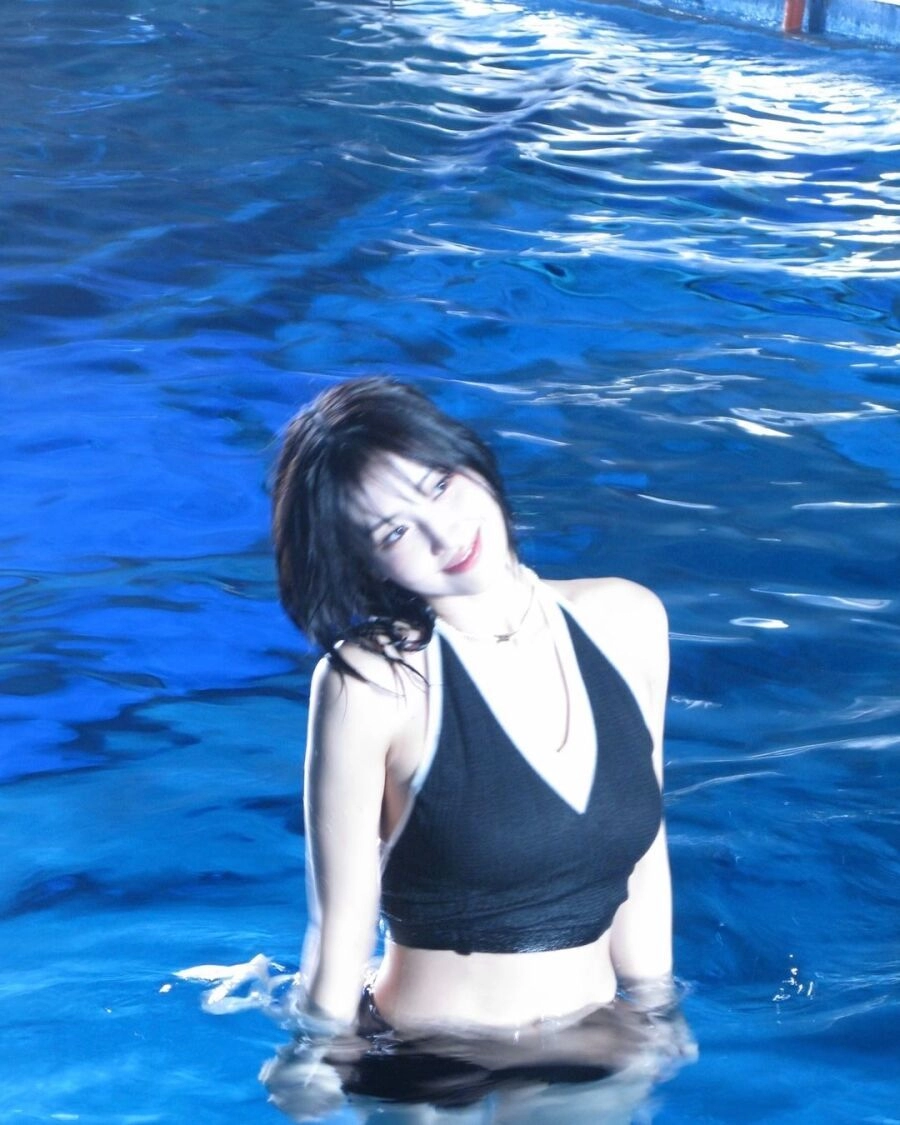 모모 수영복 몸매