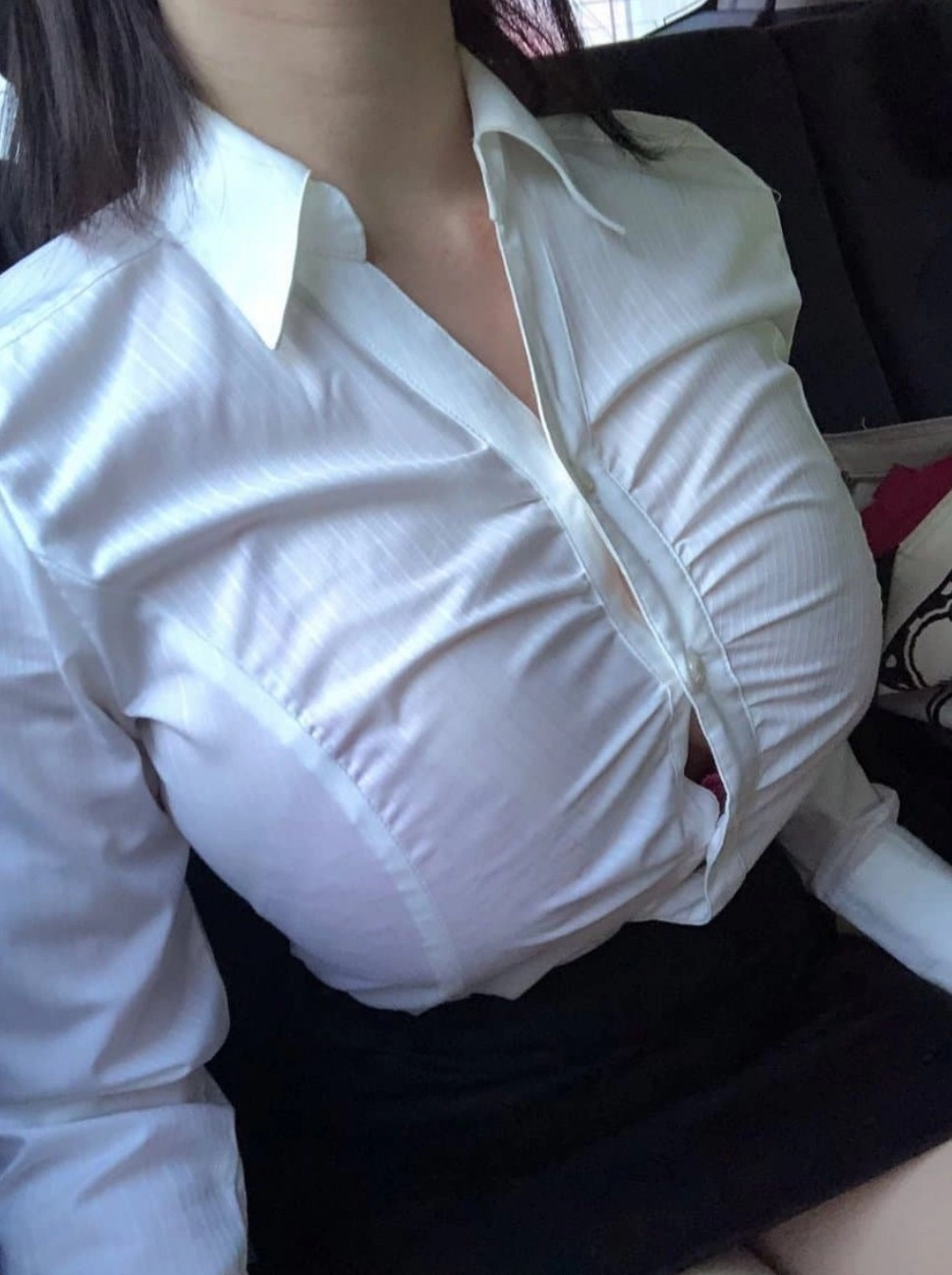 오피스룩 야하게 입은 누나들 터질듯한 단추