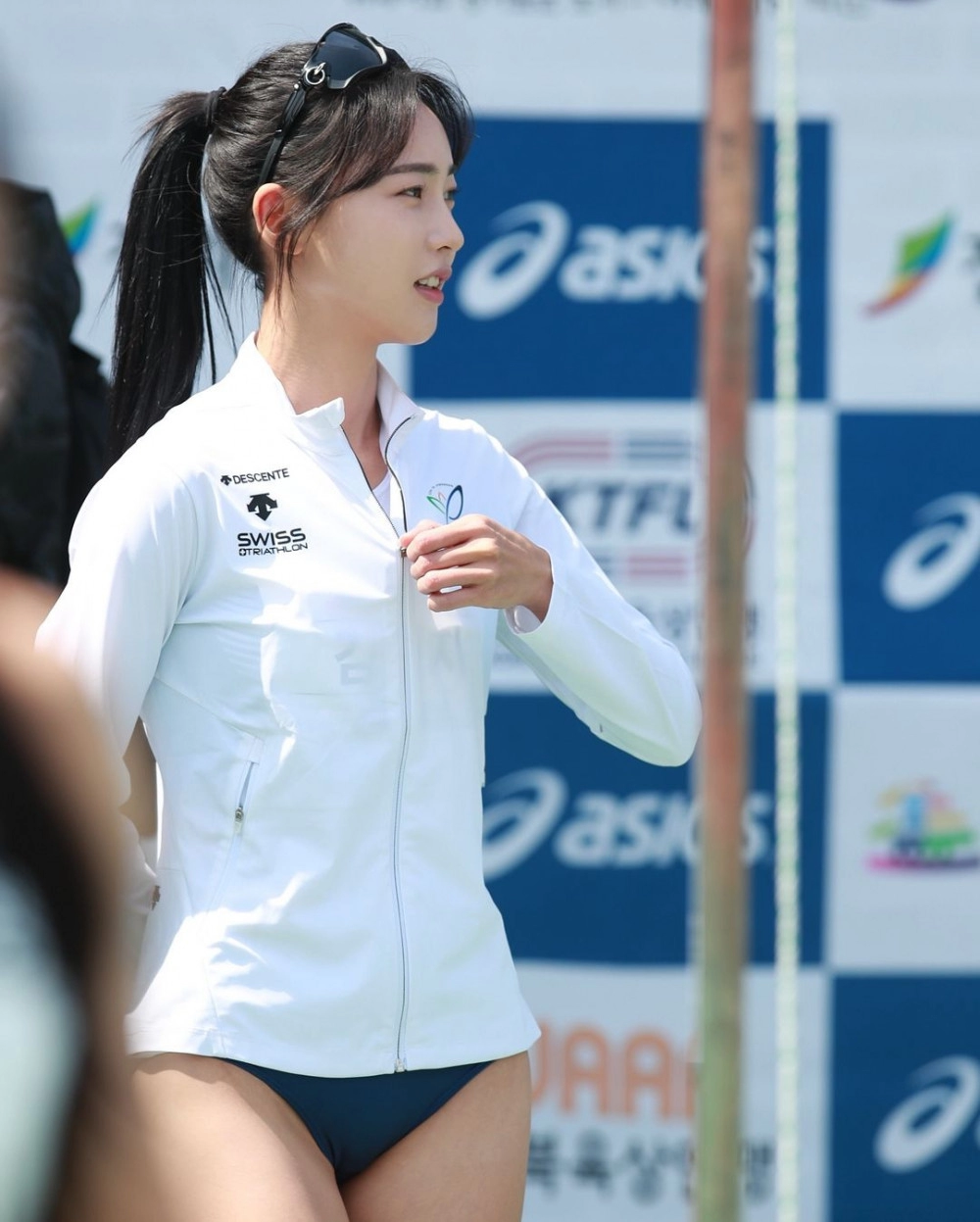 벗을때 보다 입었을때가 왠지 섹시한 육상 카리나 김민지