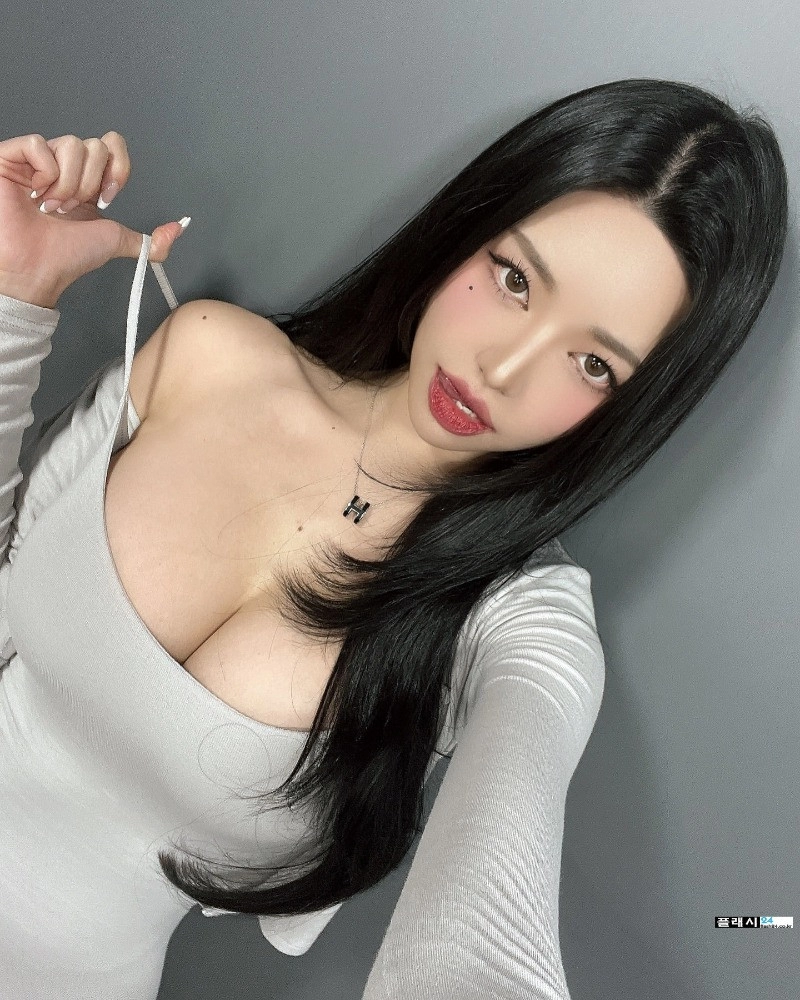모델 동그란 남다른 미드 색기 지리는 인스타그램