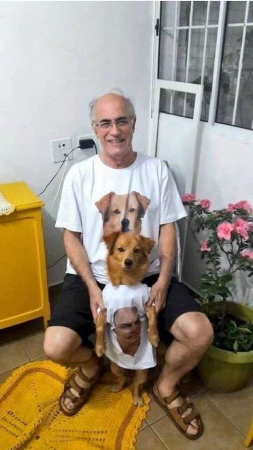 커플티를 입고있는 어떤 커플