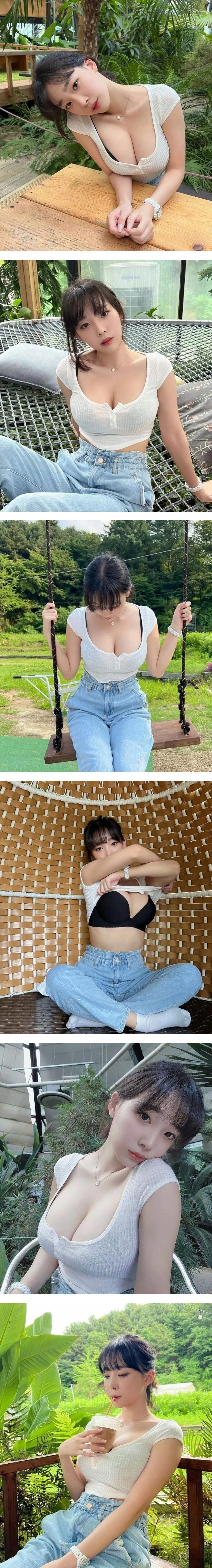 강인경 티셔츠 훌러덩 검정브라