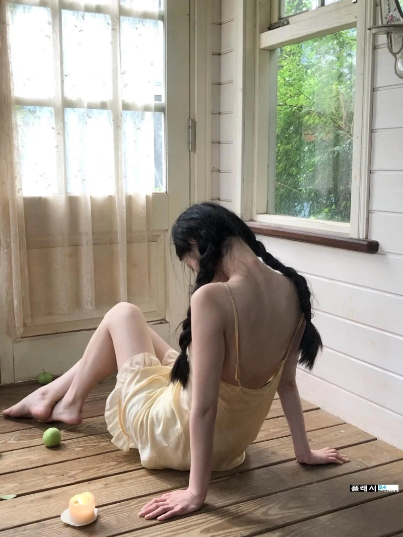 출사 슬립만 입은채 노브라 ㄲㅈ 노출