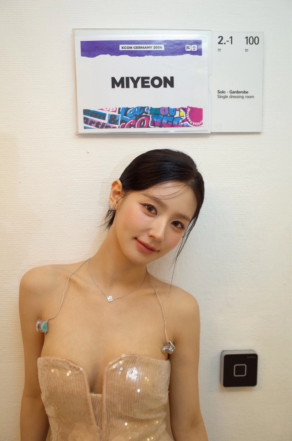 아이들 미연 역대급 가슴골 노출