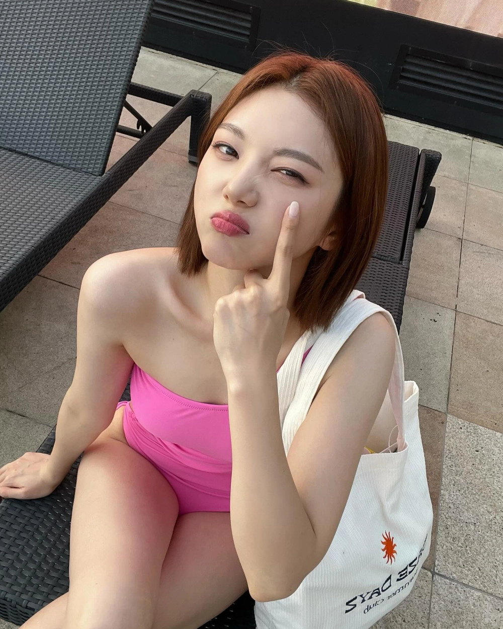 애프터스쿨 프듀48 이가은 핑크색 모노키니 늘씬한 몸매 근황