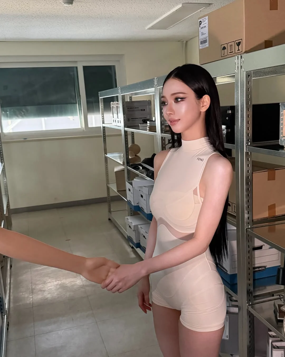 에스파 카리나 Y존 타이트한 단백질 인형같은 몸매