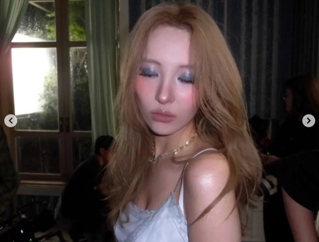 선미, 옷 입은 거 맞아