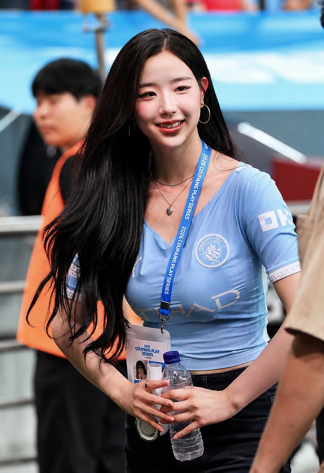 채연 맨시티 유니폼 핏