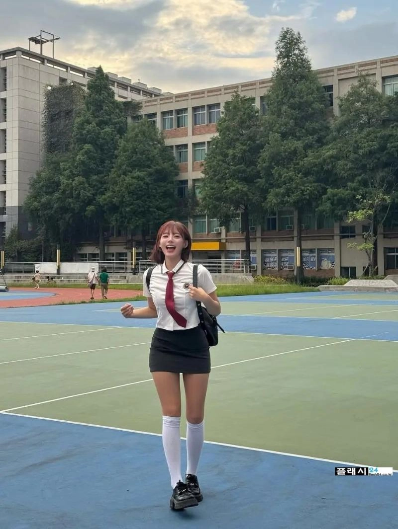 하지원 치어리더 스쿨룩 허벅지