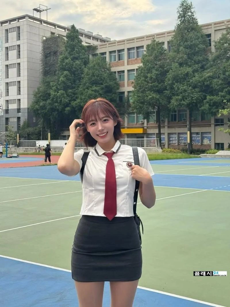 하지원 치어리더 스쿨룩 허벅지