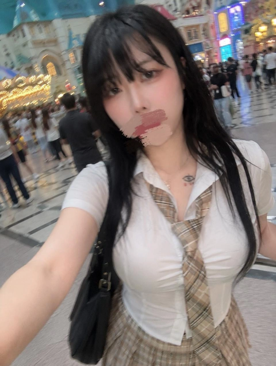 롯데월드 교복녀