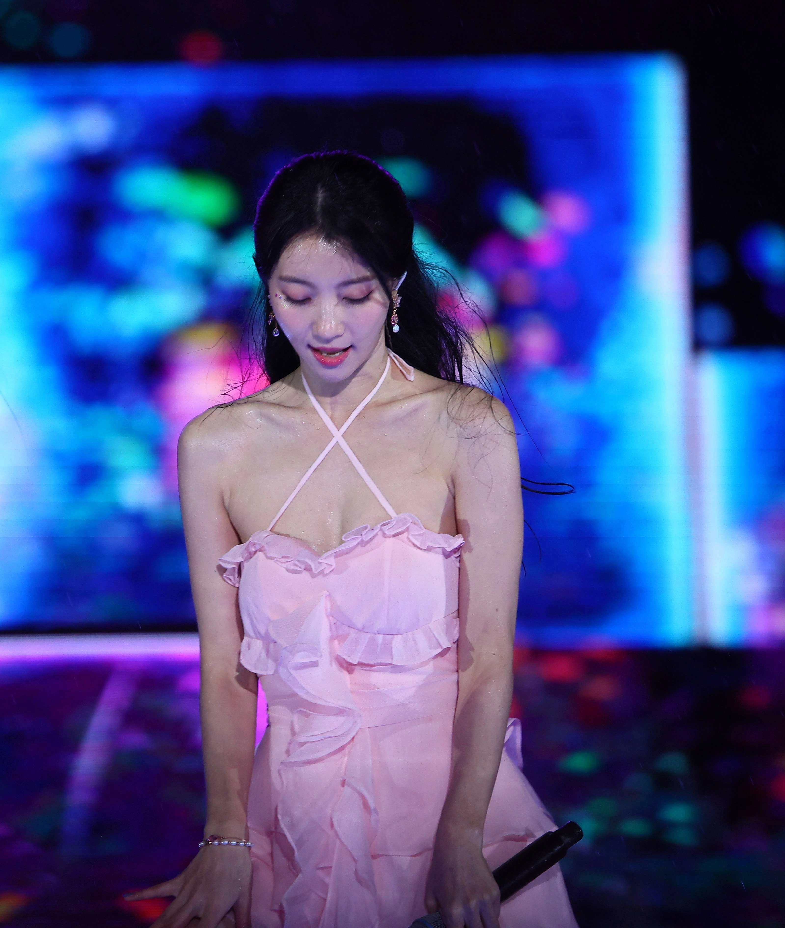 유빈 의상 핏 대박