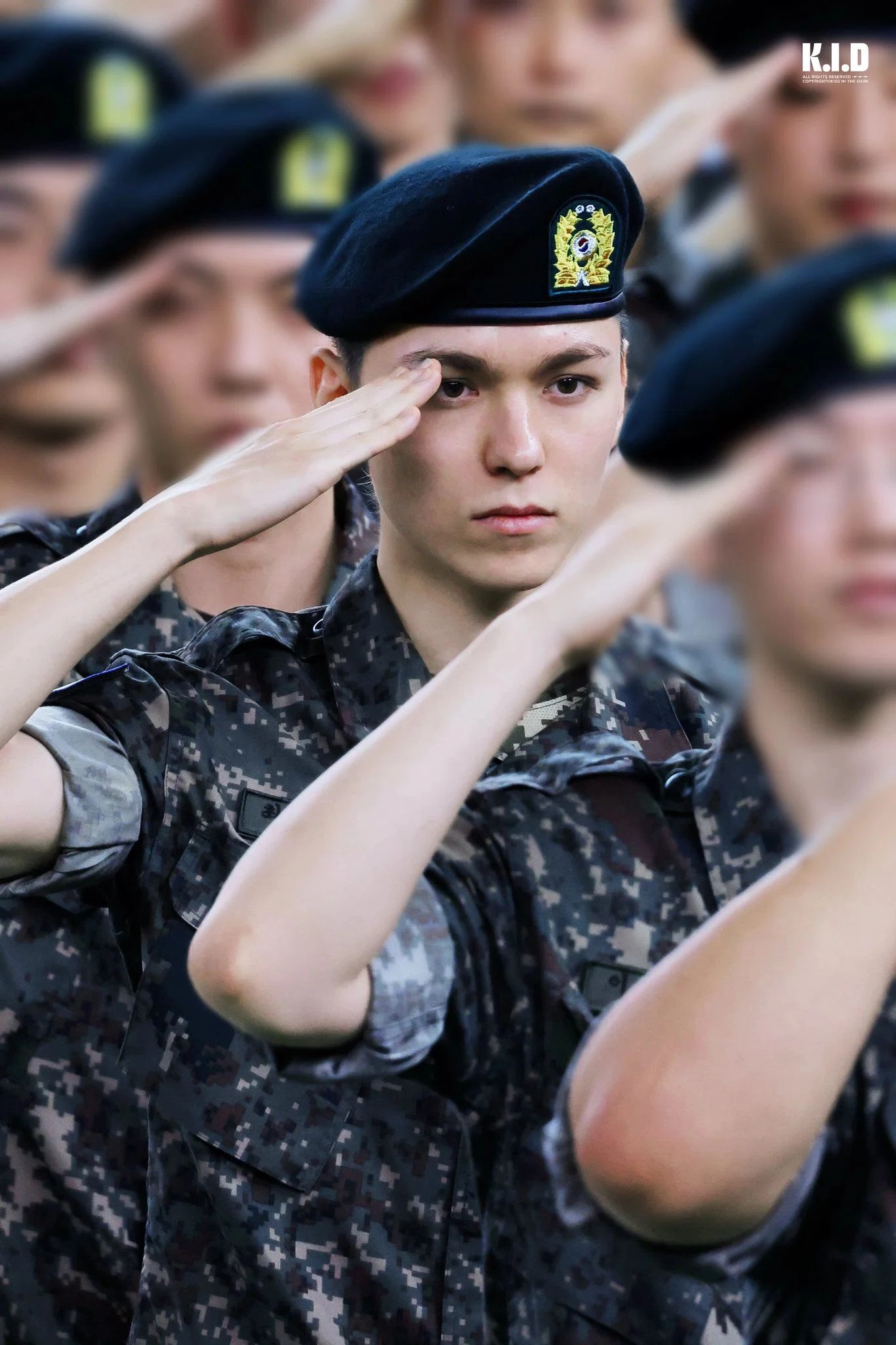 아이돌 중 복수국적자로서 최초의 군복무