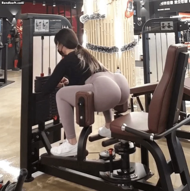 조금 부담스러운 살색 레깅스