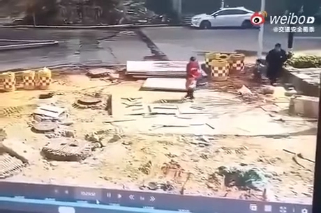 우주로 떠난 중국 아줌마