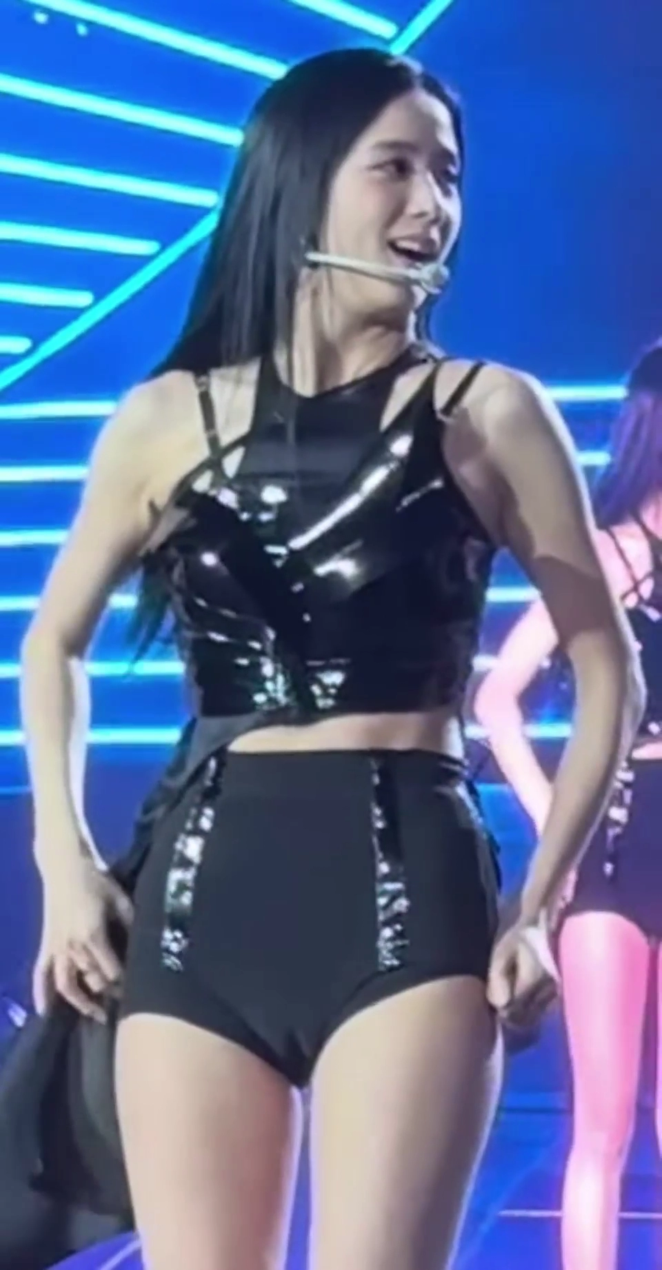 타이트하게 입은 블랙핑크 지수 레전드