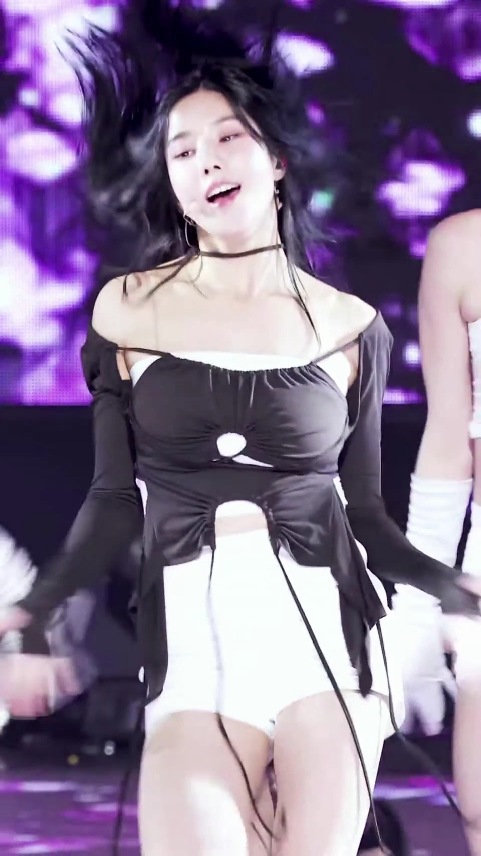 묵직한 권은비