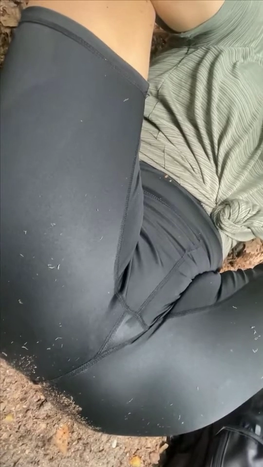 점점 젖어가는 레깅스