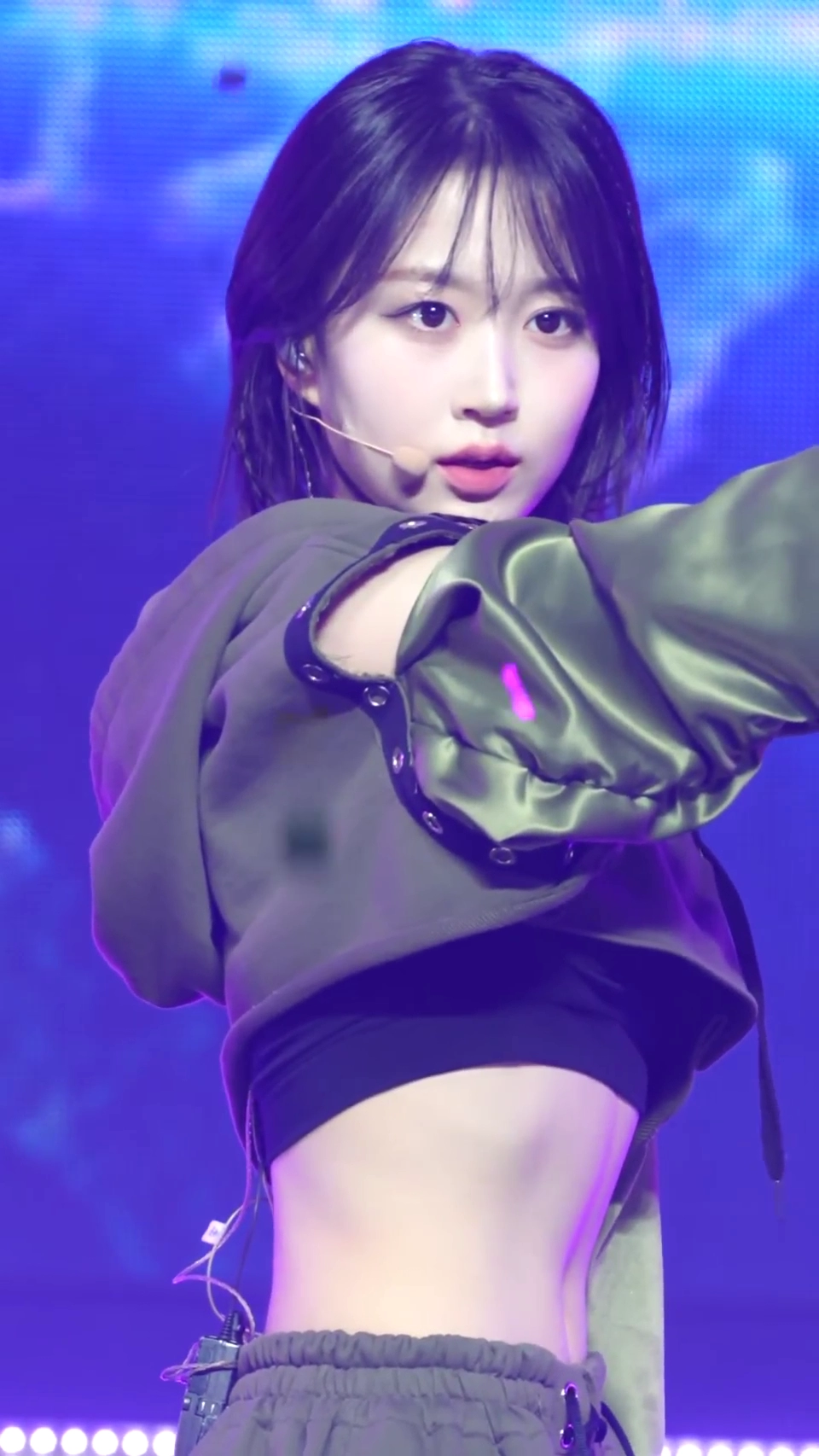 엔믹스 해원 뽀얀 복근