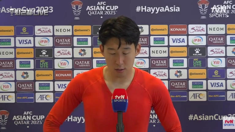 제 아무리 영웅이라도 빨간내복은....