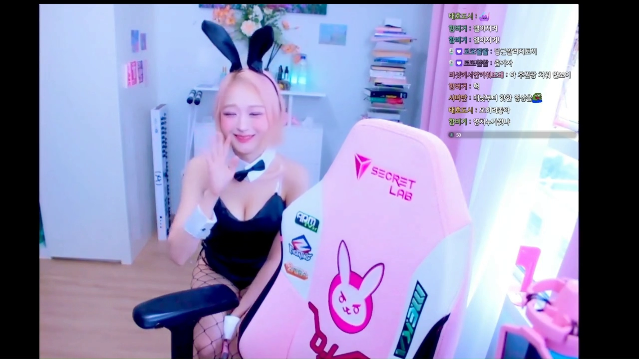 엘퀸 600팔 기념 바니걸