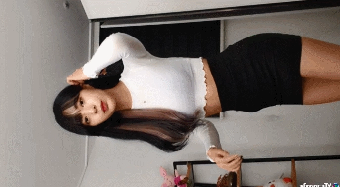 몸매봐 붙는옷에 짧은치마 못참아