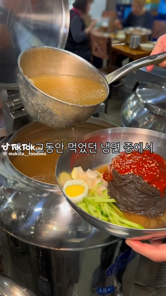 여기 불냉면 맛있어