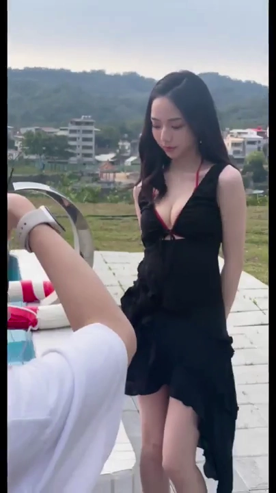 강렬한 빨간 비니키 과즙 미드 타이완 카리나