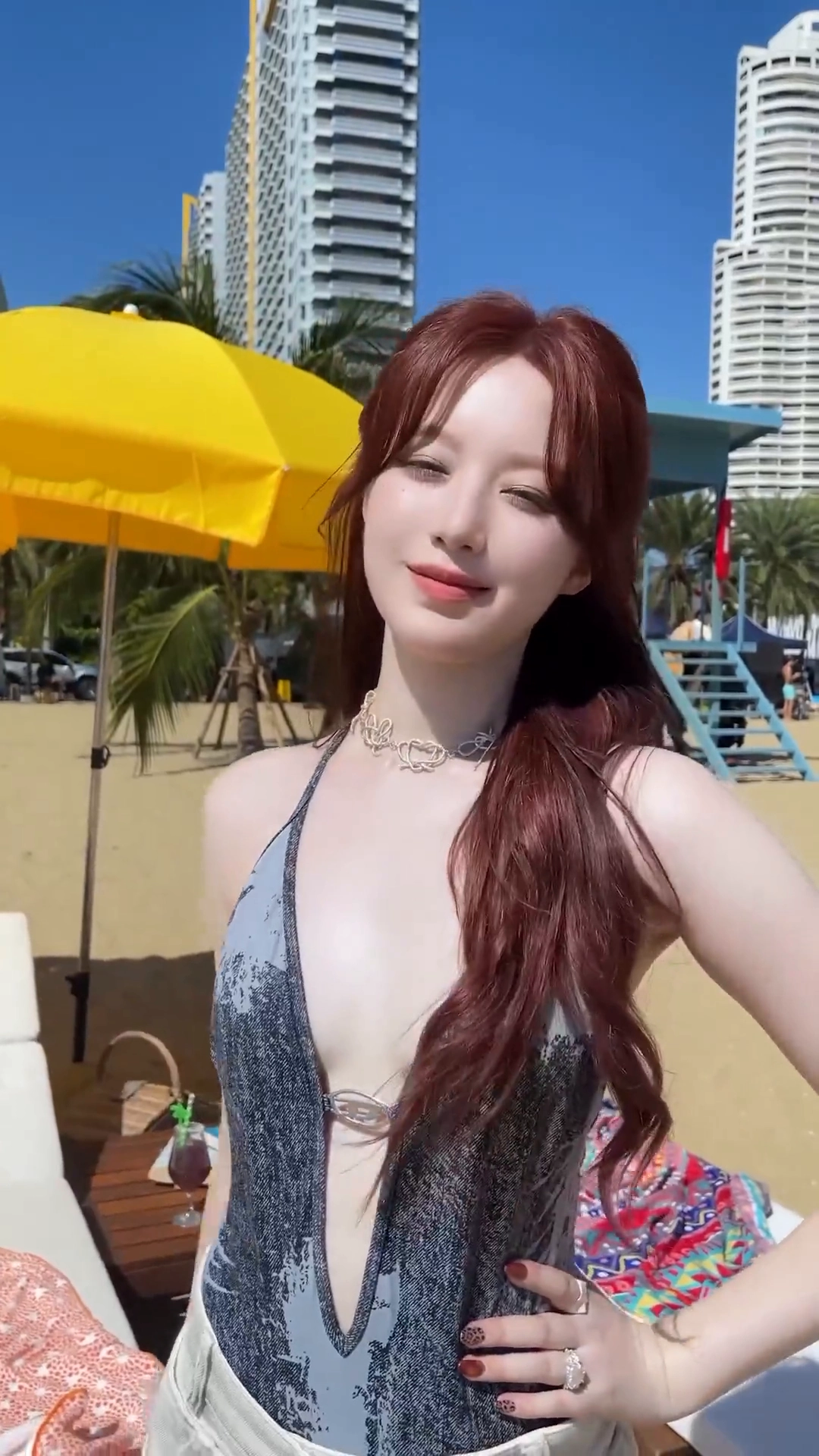 슈화 새하얀 피부 모노키니 꼭노