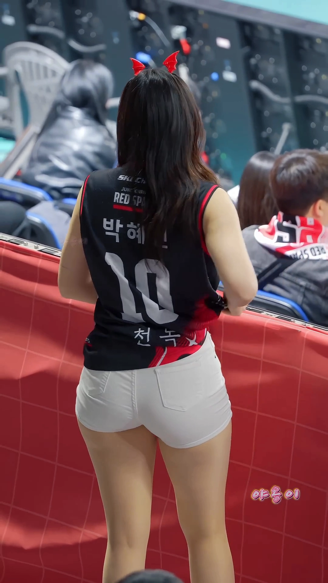 치어리더 하지원 야벅지 터질 듯한 핫팬츠