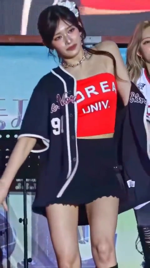아이브 이서 엉밑살 드러난 테니스치마 직캠