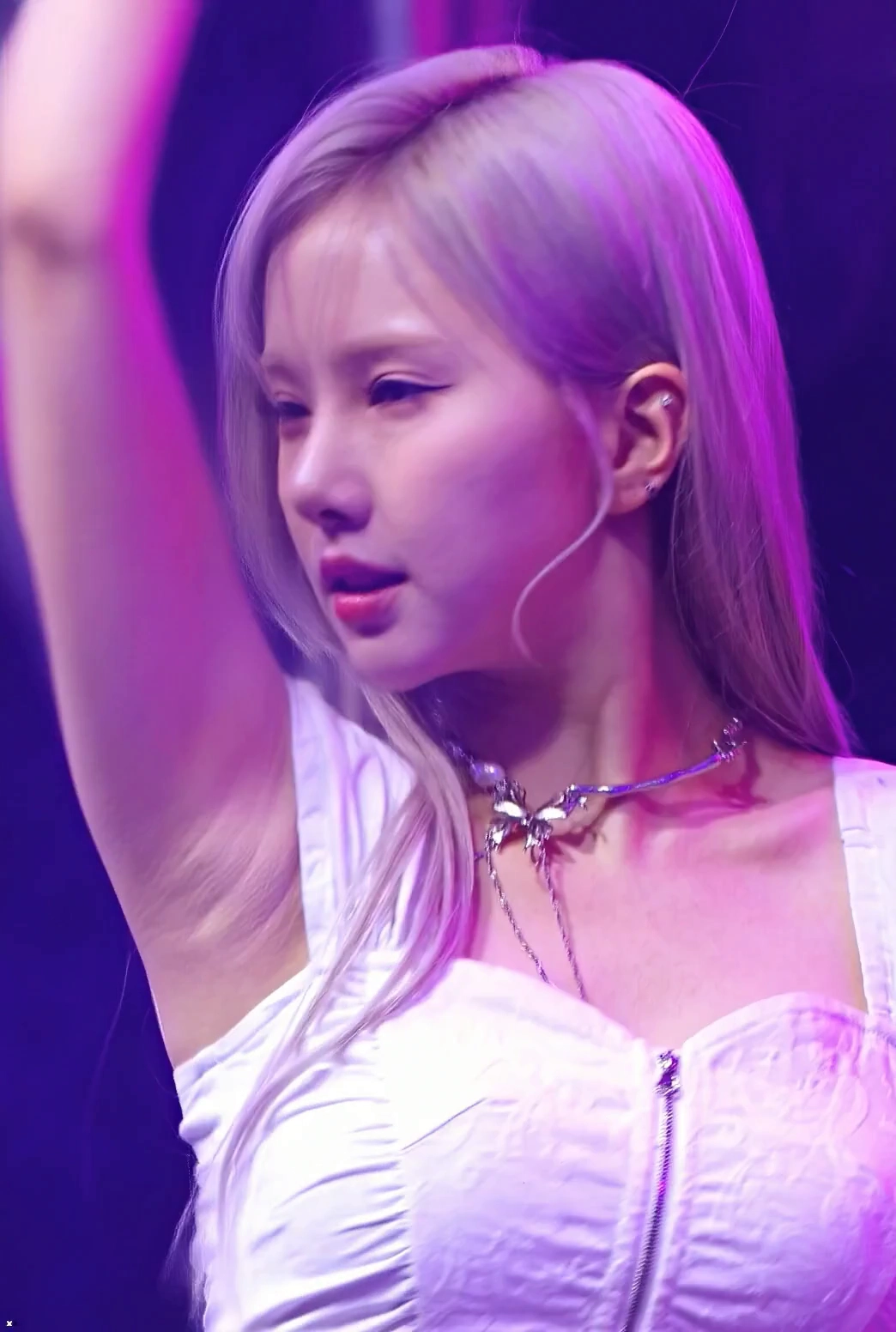 비비지 은하 야드랑이 선명하게 잡힌 초고화질 무대샷