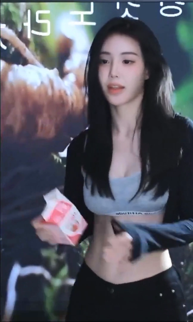 타미미 윗슴 브라 젖을 정도로 부은 물에 착붙 실루엣