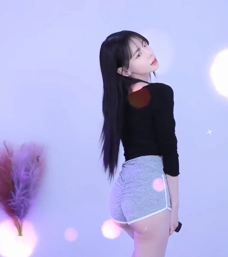 기룡이 엉밑살 밀착된 돌핀팬츠 리액션 역대급