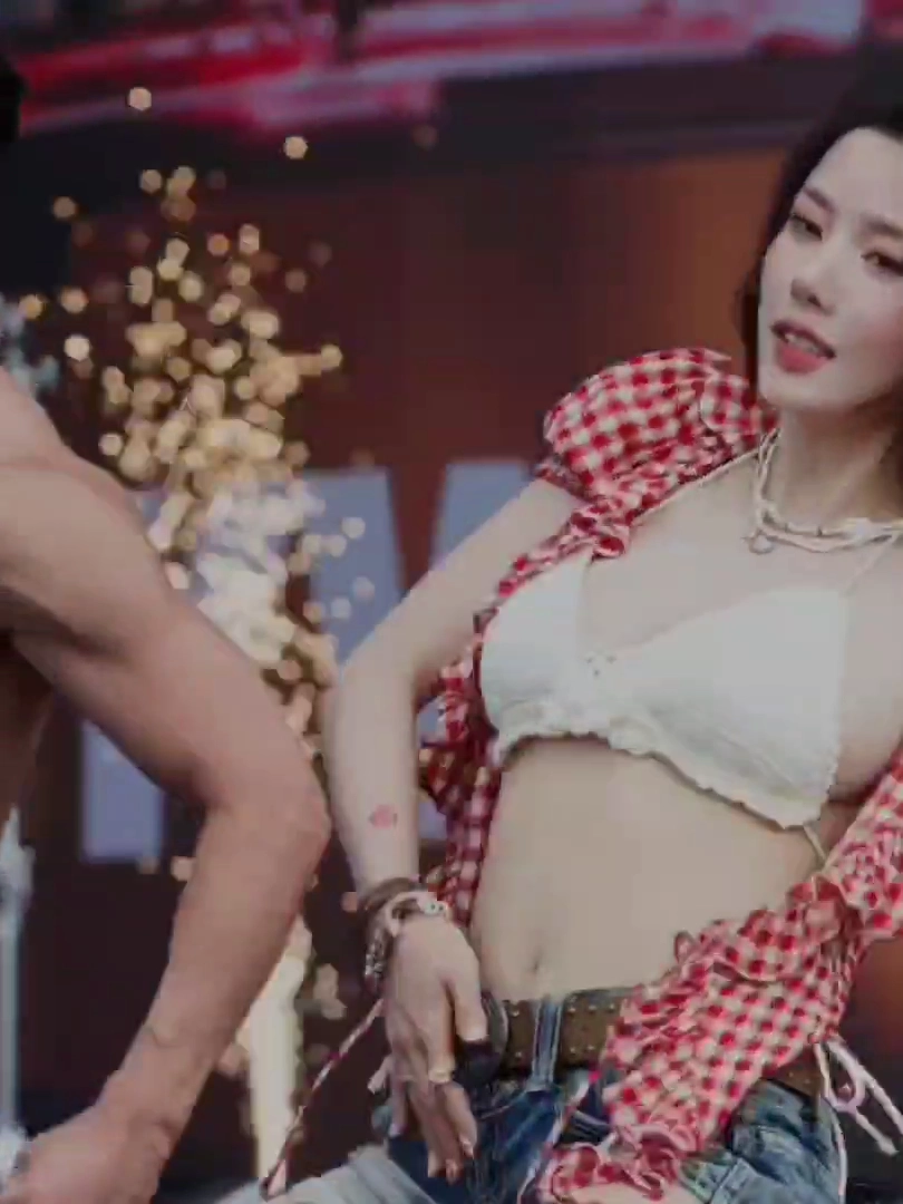 요즘대세는 카리나가 아니네..