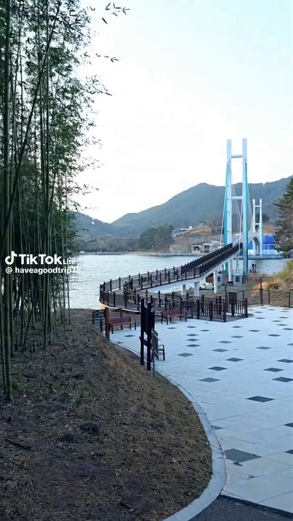 시릉섬 출렁다리