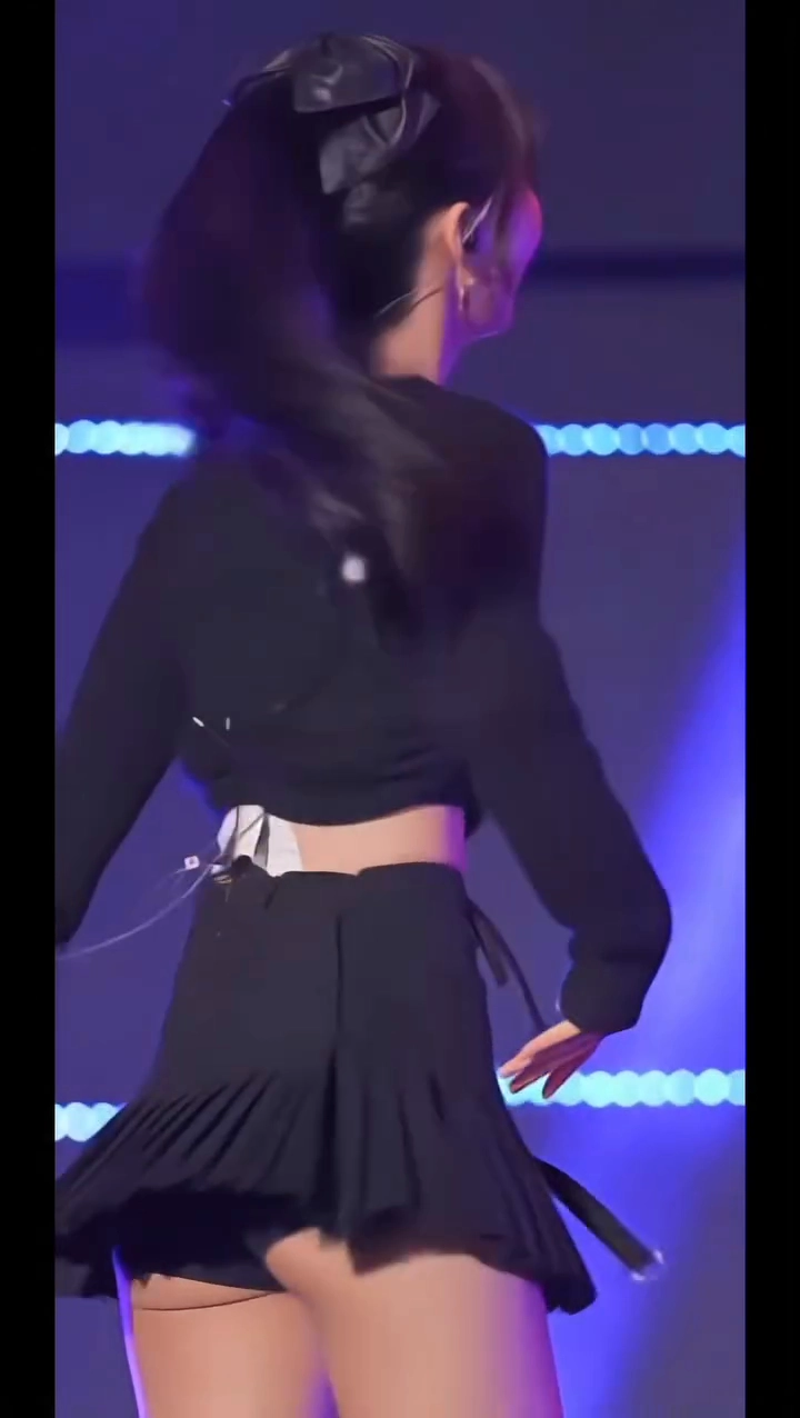 오마이걸 유빈 엉밑살 턴 한방에 레전드 등극한 직캠
