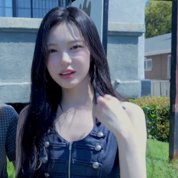 하투하 이안 겨드랑이 카라 민소매 입고 겨 페르몬 폴폴