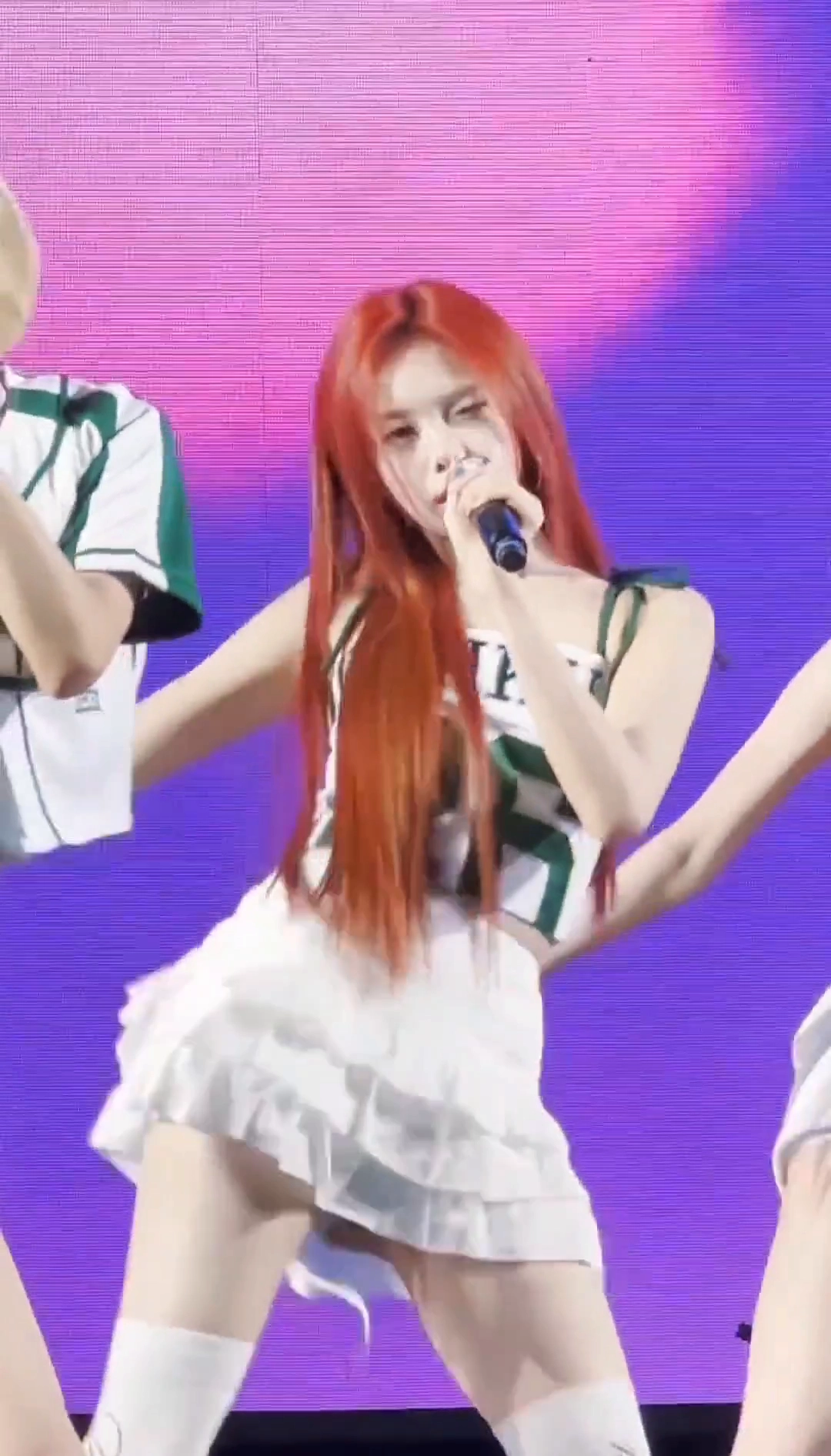 하투하 이안 프릴치마에 니삭스 떨리는 허벅지