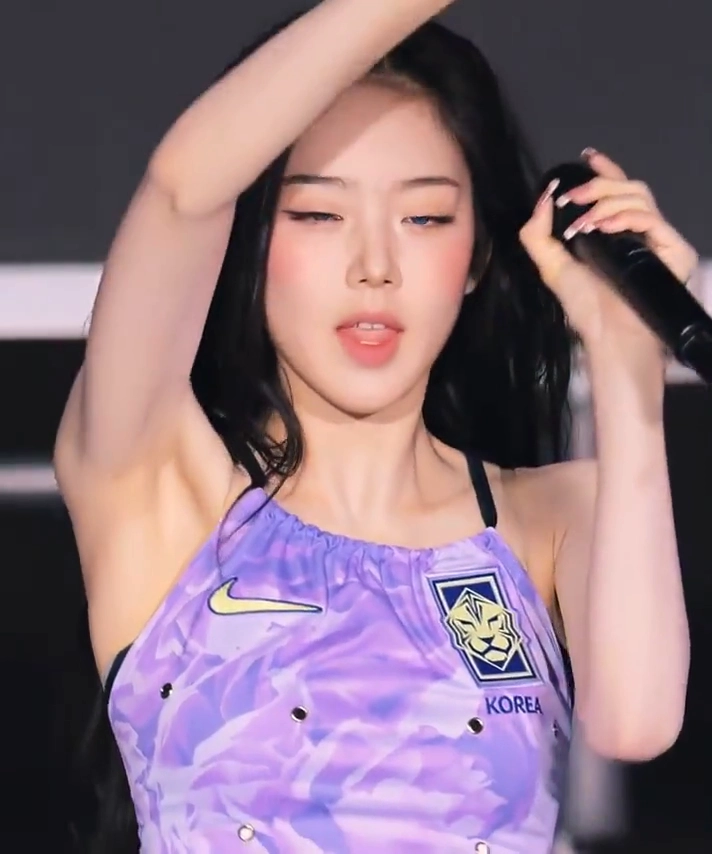 키키 이솔 보라색 나이키 홀터넥 민소매 겨드랑이