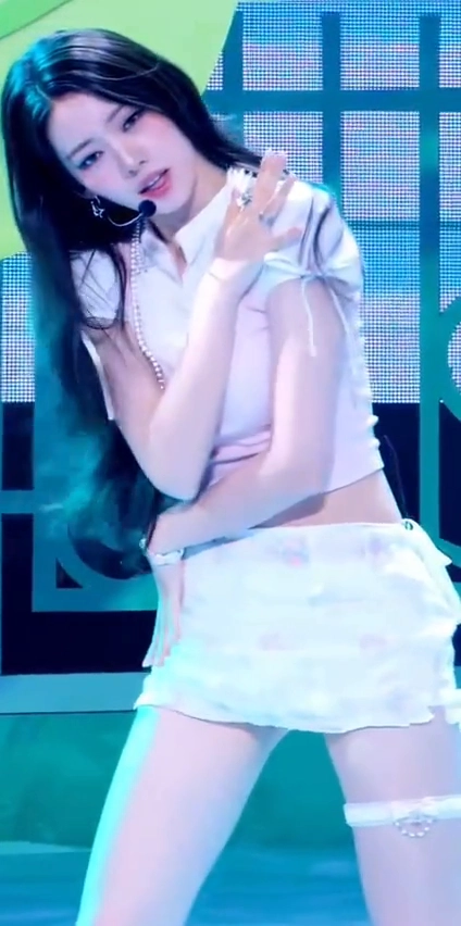 베몬 로라 순백색 초미니 흰 가터링 허벅지 떨림