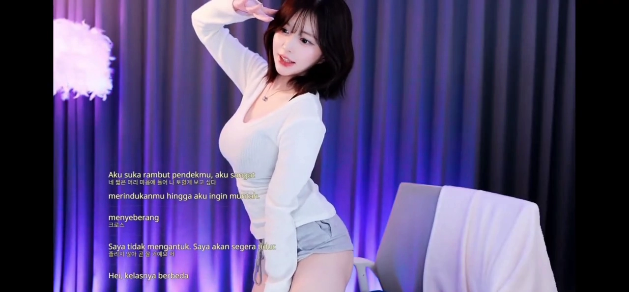 여캠 김빵귤 근본룩 돌핀팬츠 입고 떨리는 엉벅지