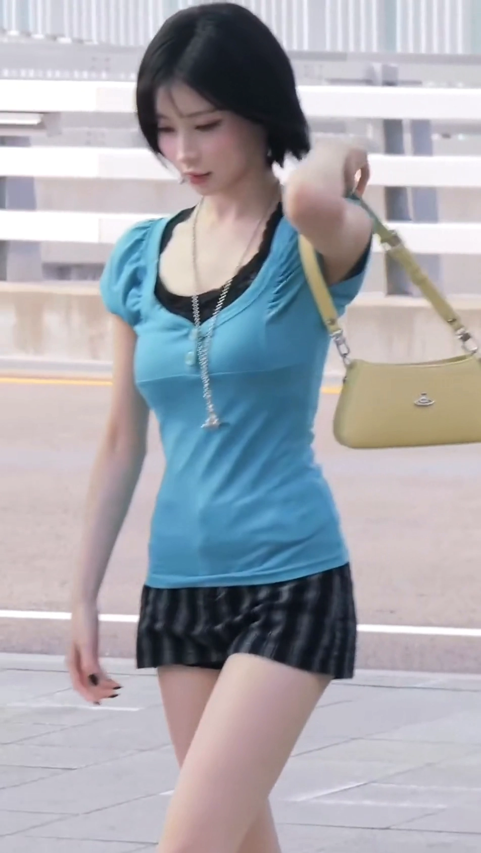 베몬 아사 가슴라인 봉긋한 민트색 반팔티