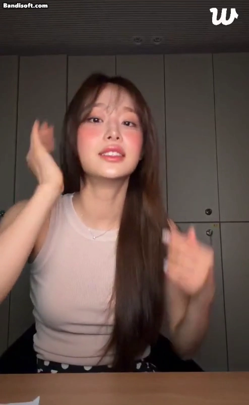 츄 민소매 야드랑이 페로몬 땡땡이 치마 골반