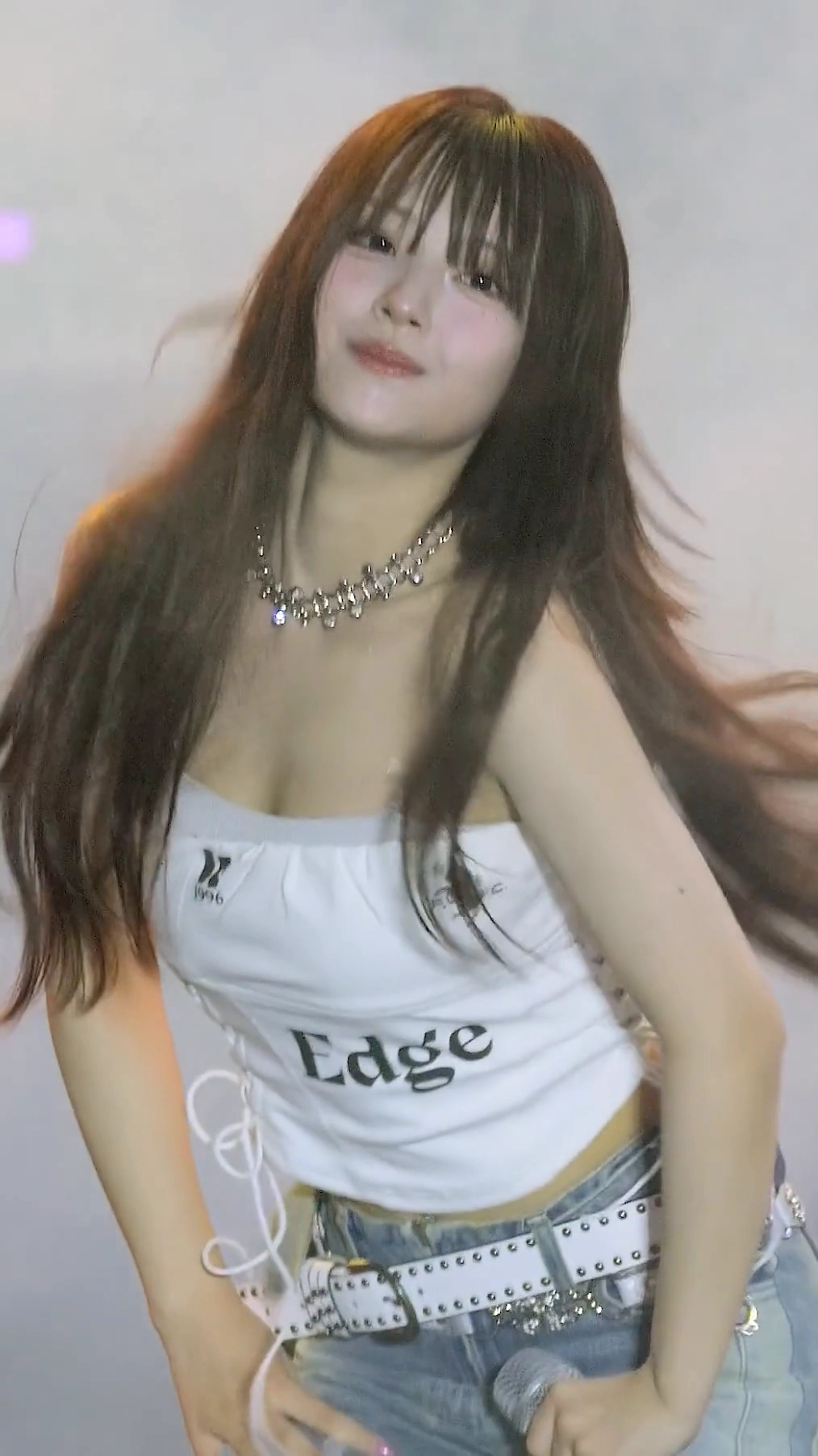 메이딘 나고미 튜브탑 몽실한 윗슴골 겨드랑이
