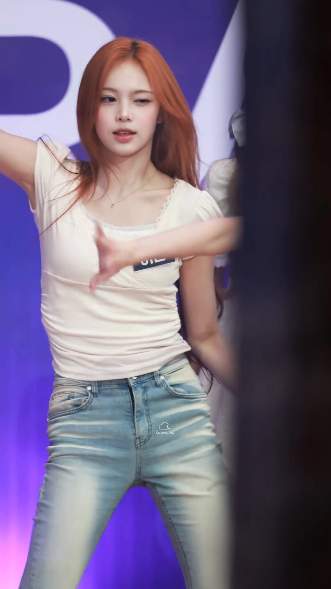 하투하 이안 팬티라인 은근히 비치는 스키니진 뒤태