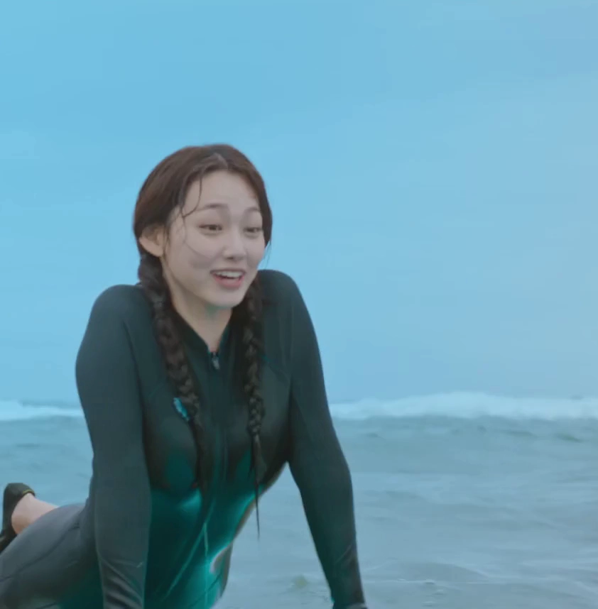 강미나 검정색 래쉬가드 서핑 배우는중  묵직한 가슴