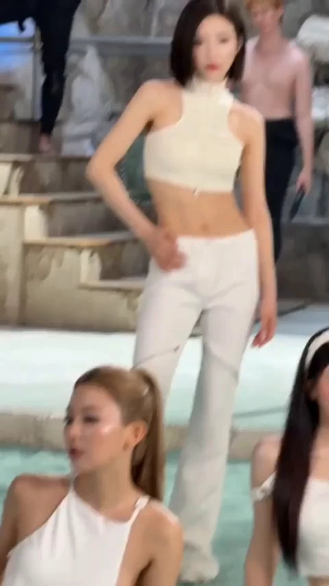 슬기 옆태선 미쳤다