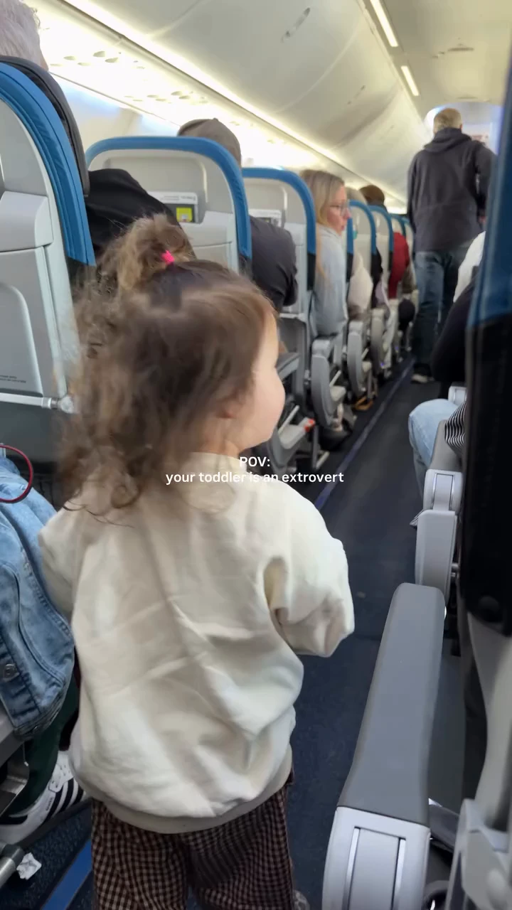 외향형 딸과 비행기 타면 생기는 일