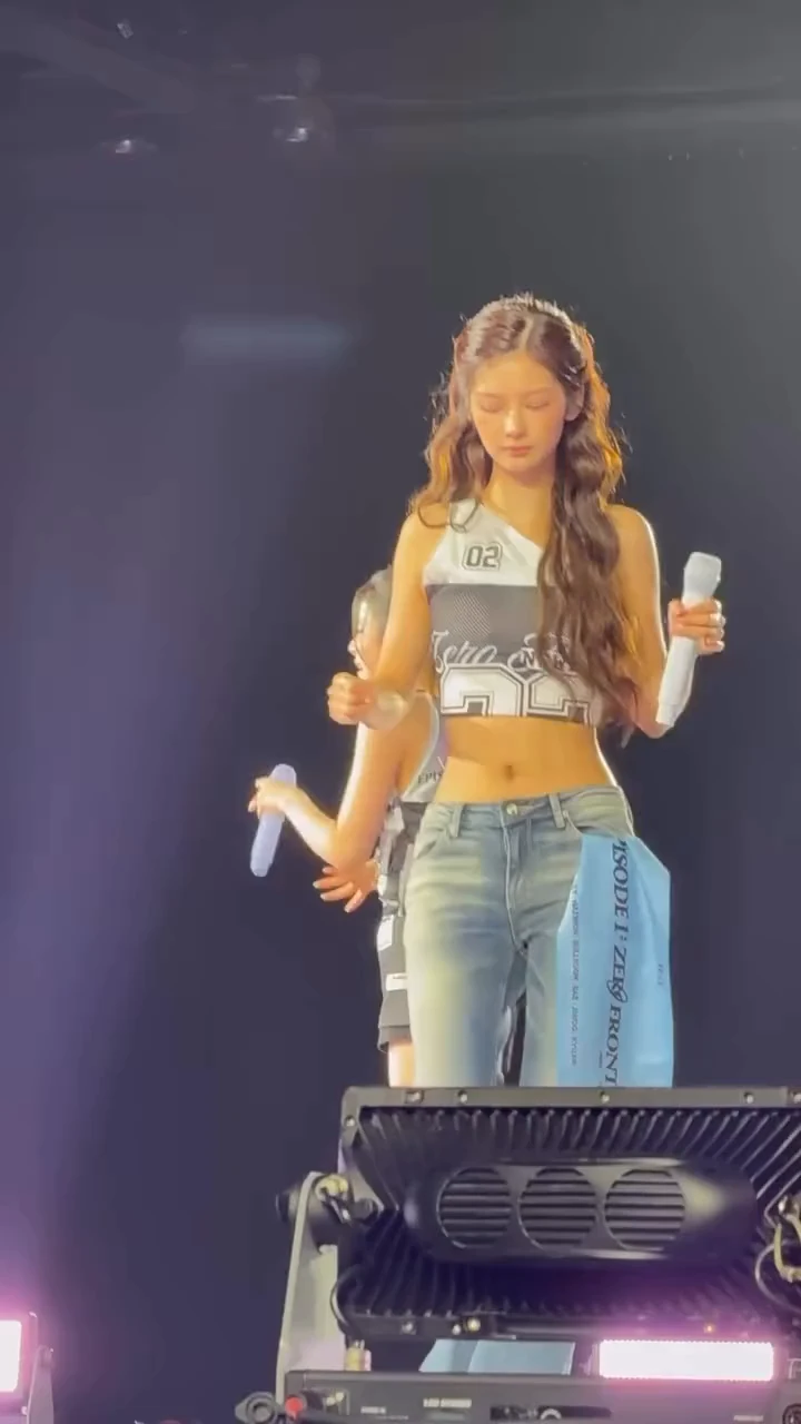 설윤 청바지 핏